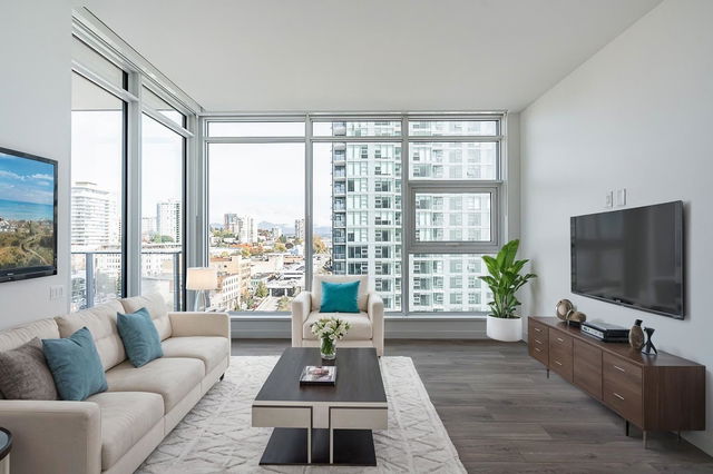 904 - 680 Quayside Drive