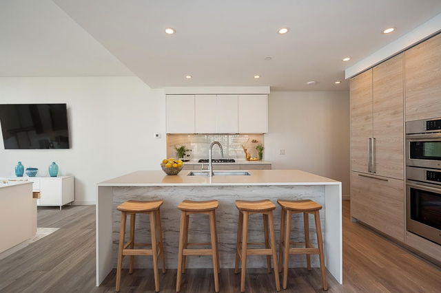 904 - 680 Quayside Drive