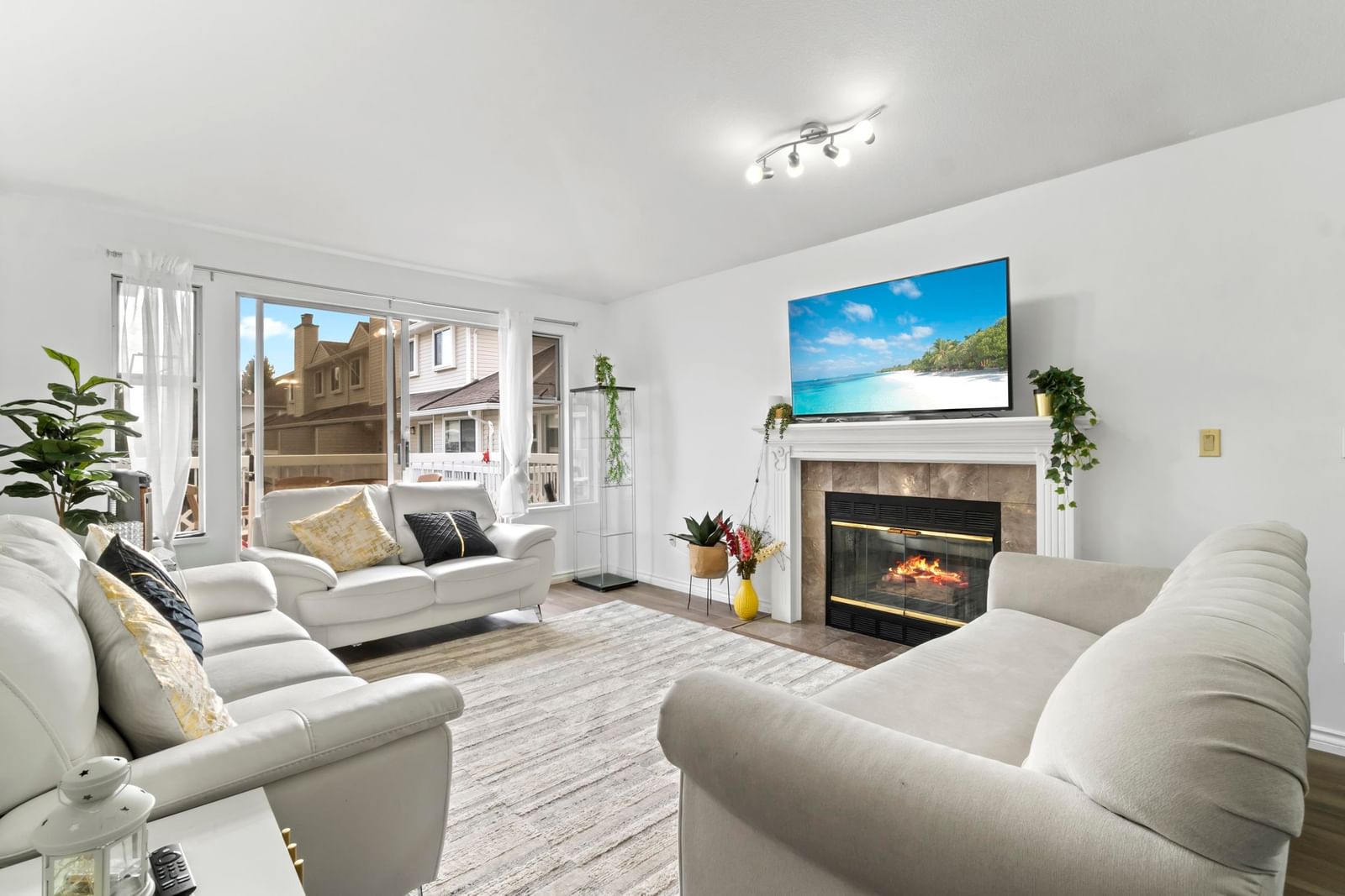 Listing Image 19