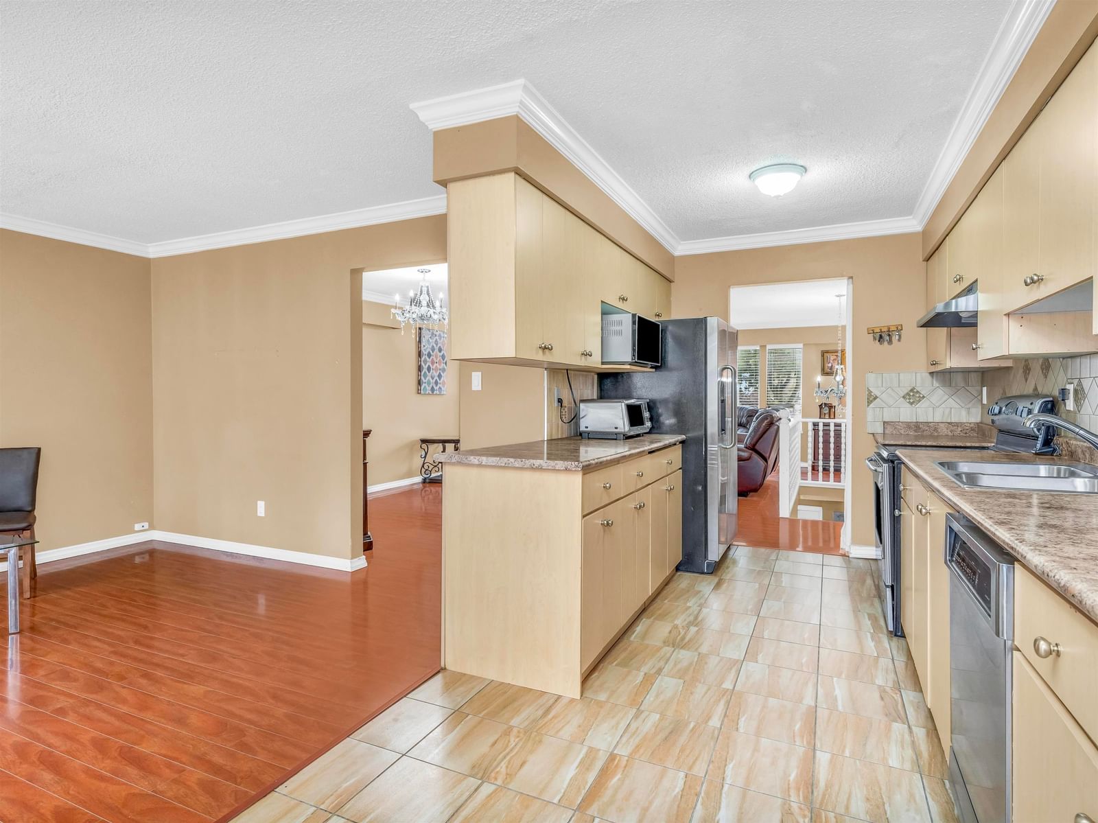 Listing Image 9