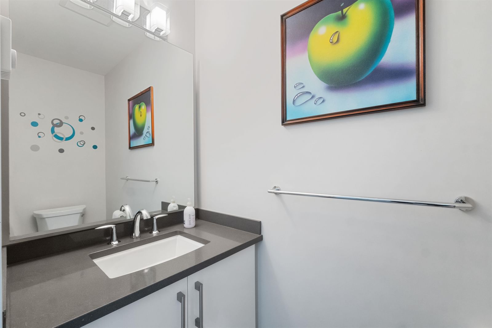 Listing Image 10