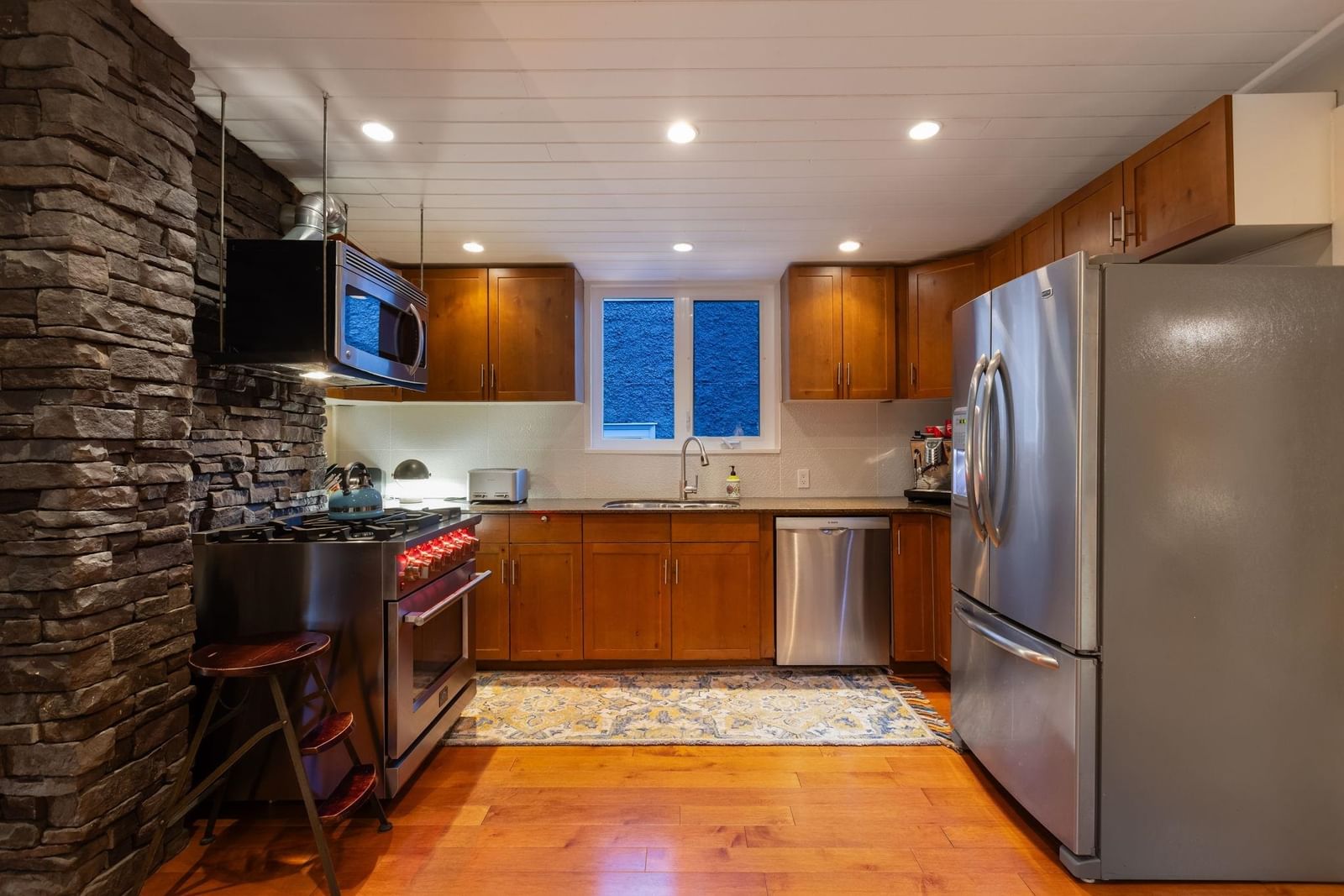 Listing Image 11