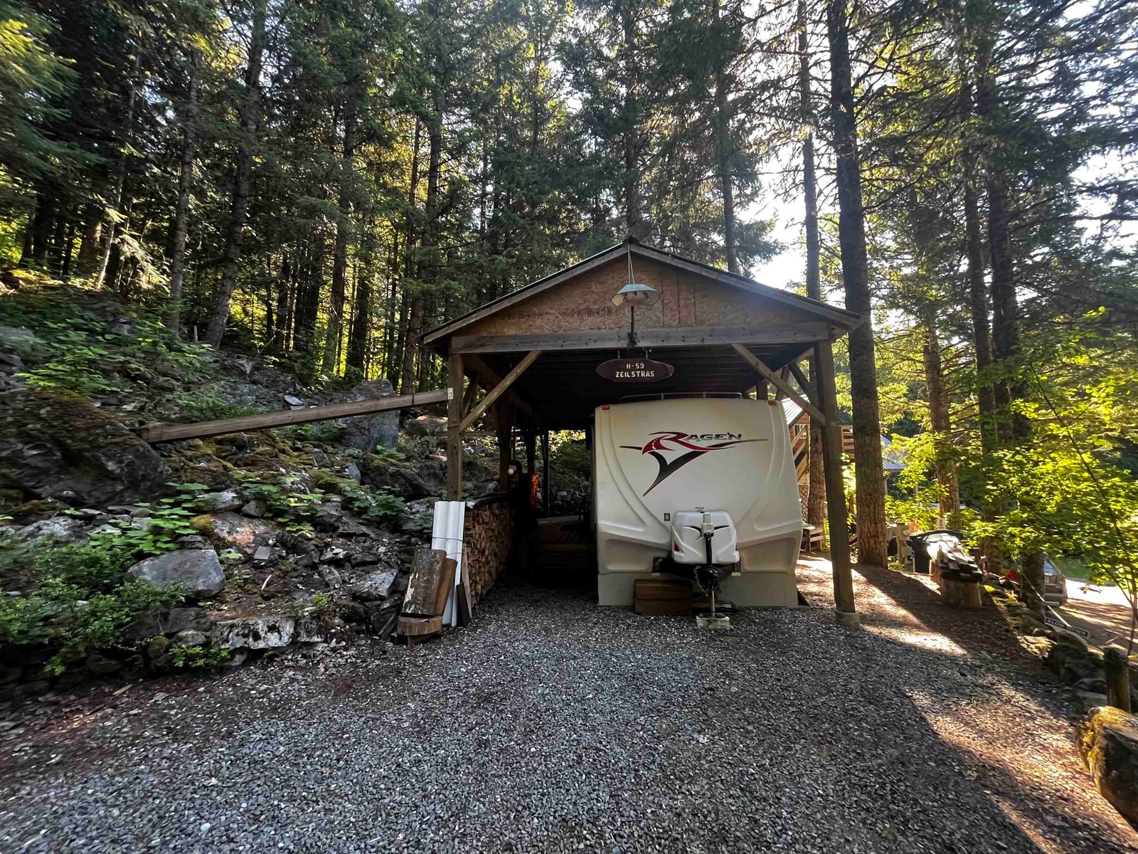 Listing Image 4