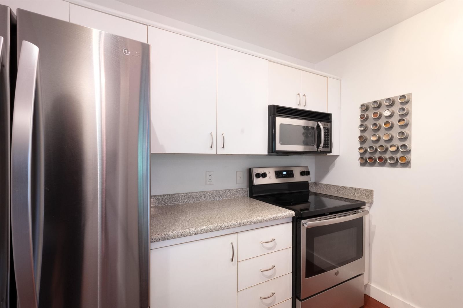 Listing Image 14