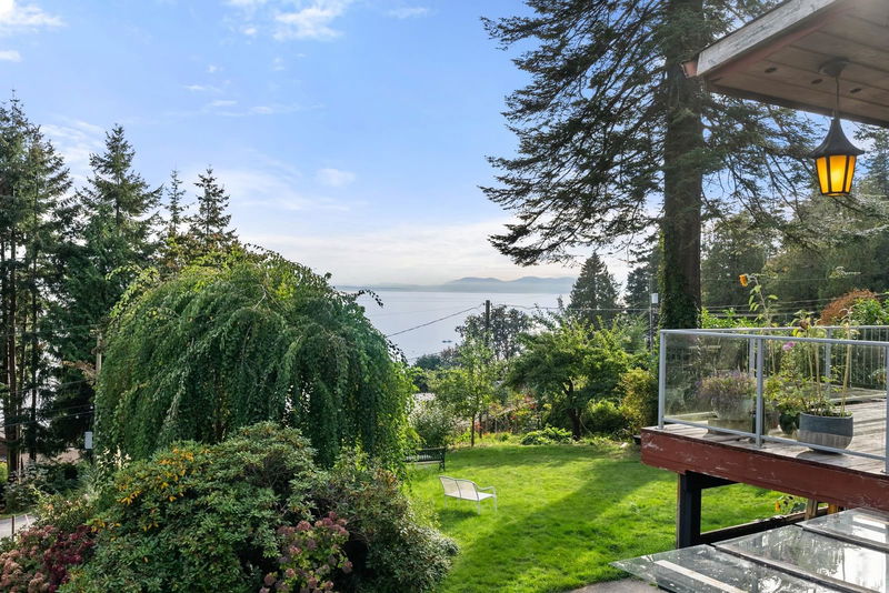 1028 Gower Point Road, Gibsons, British Columbia (MLS R2935518)