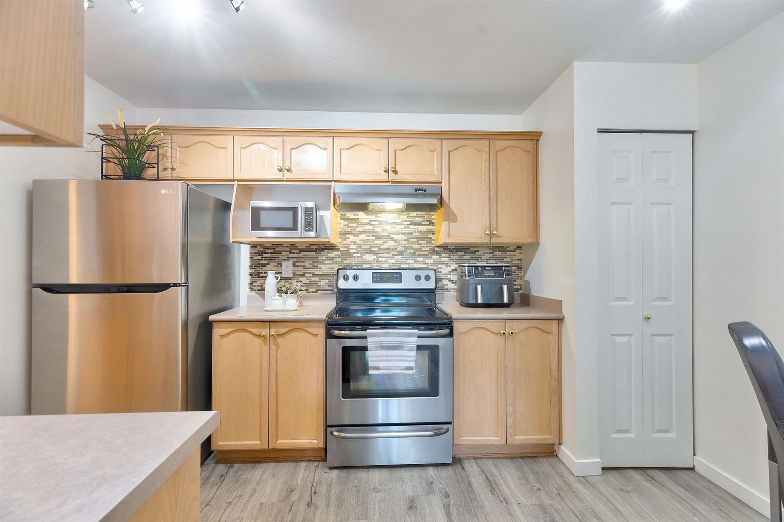 Listing Image 15