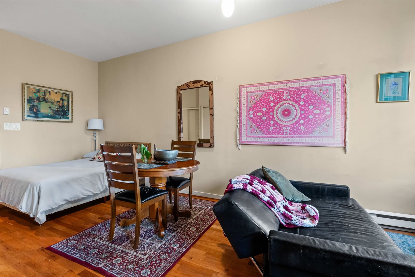 Listing Image 9