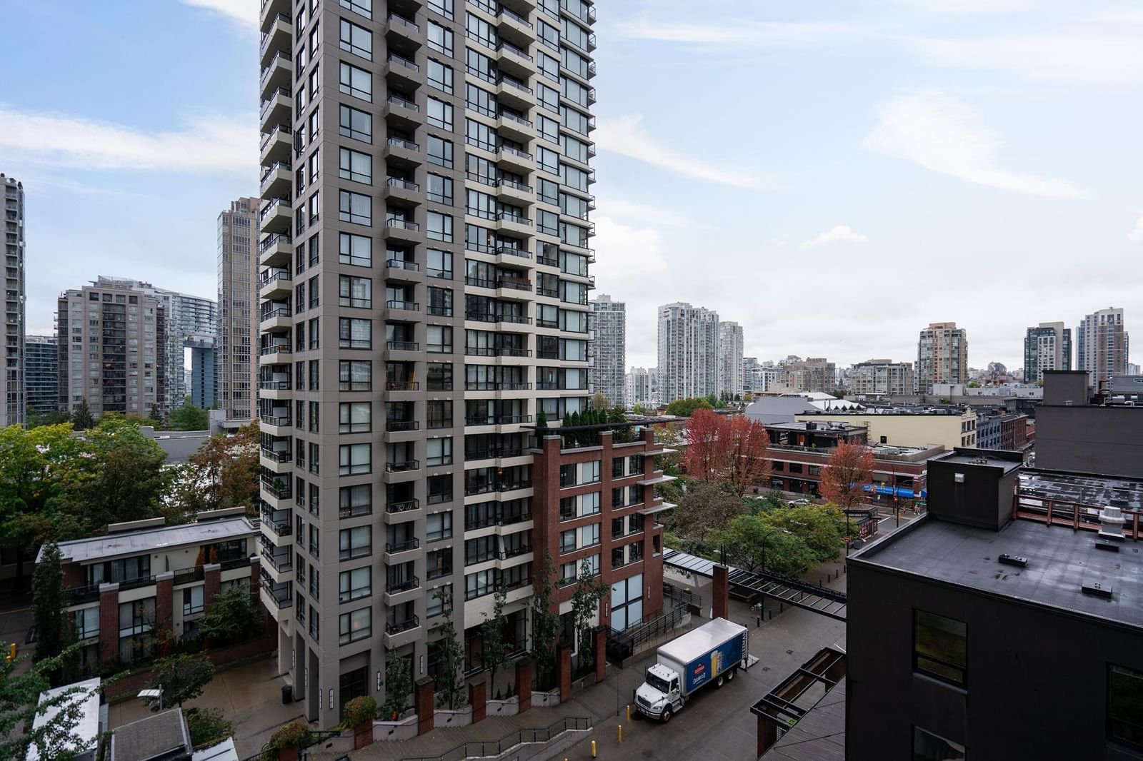 Listing Image 11