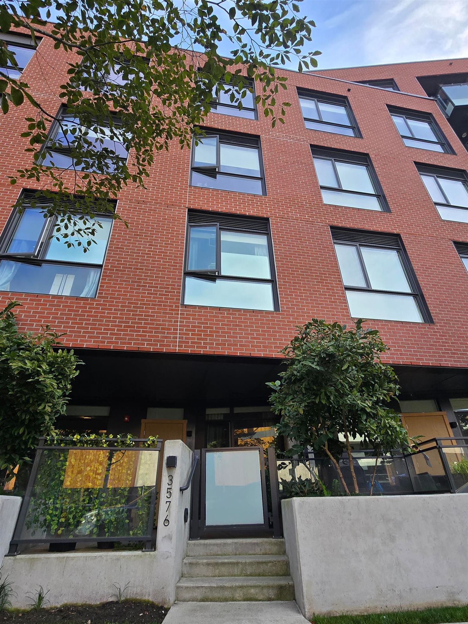 Listing Image 16