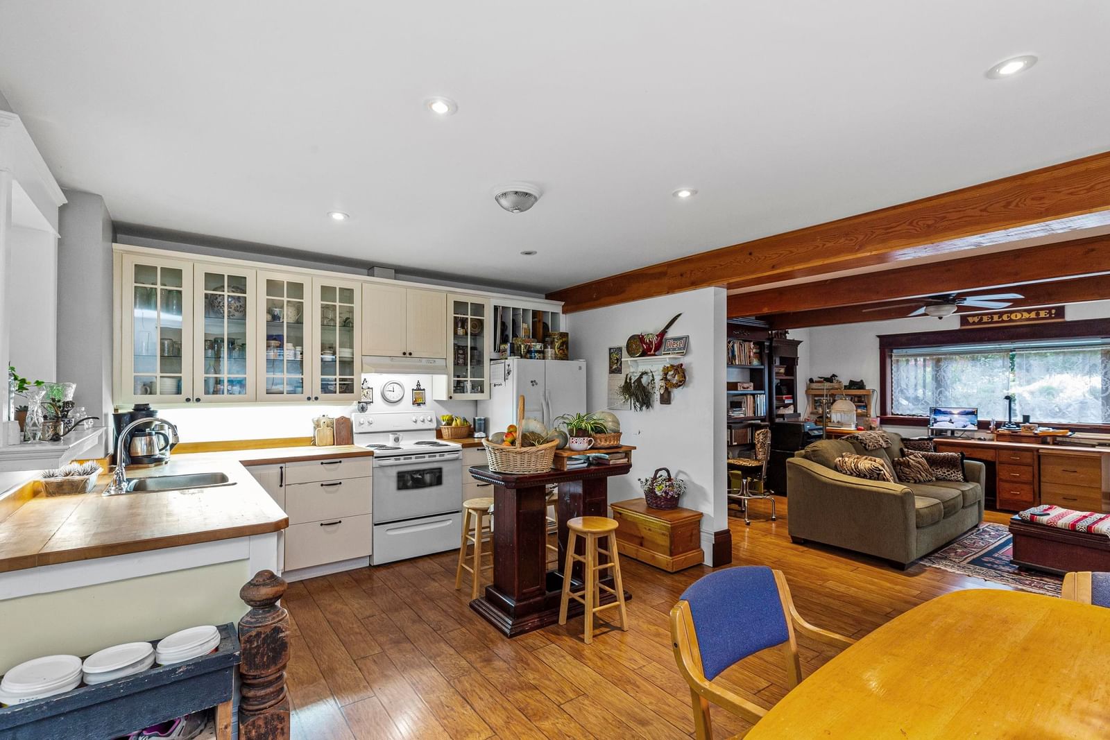 Listing Image 15