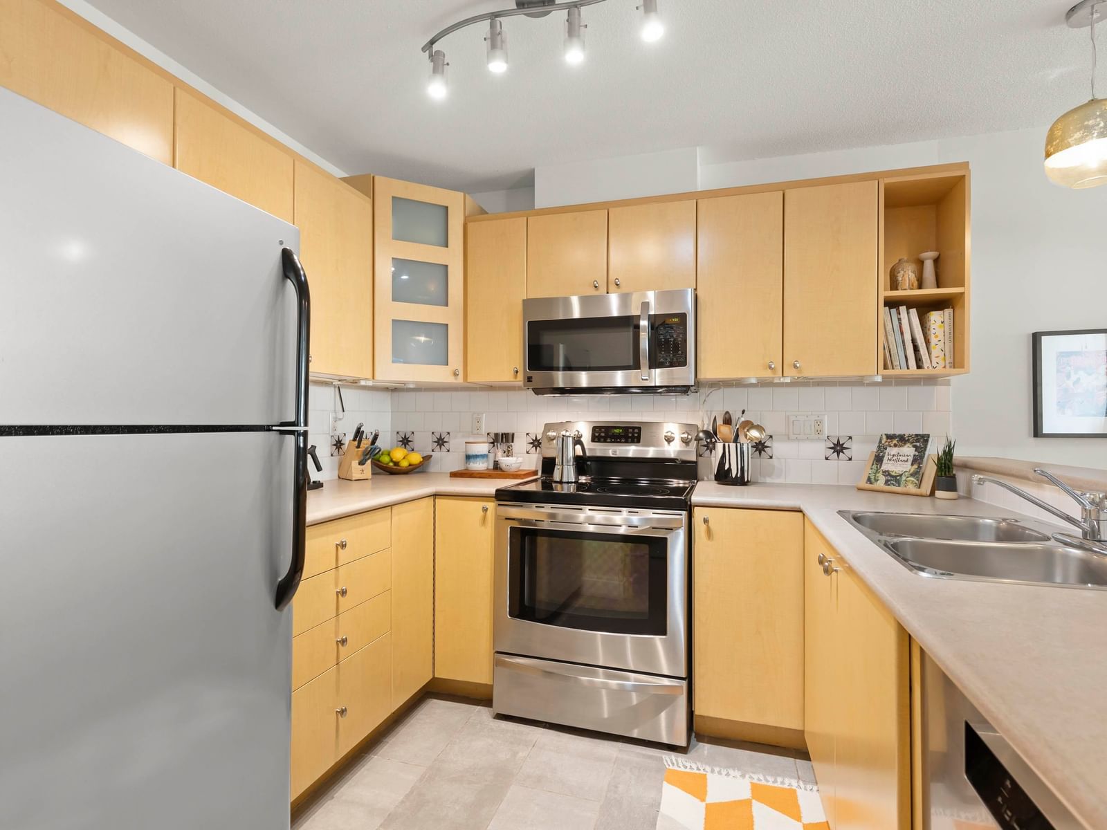 Listing Image 12