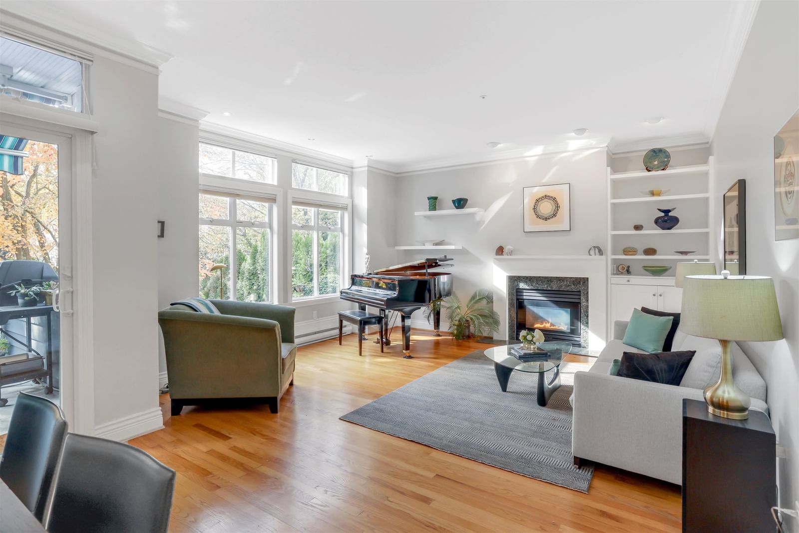 Listing Image 10