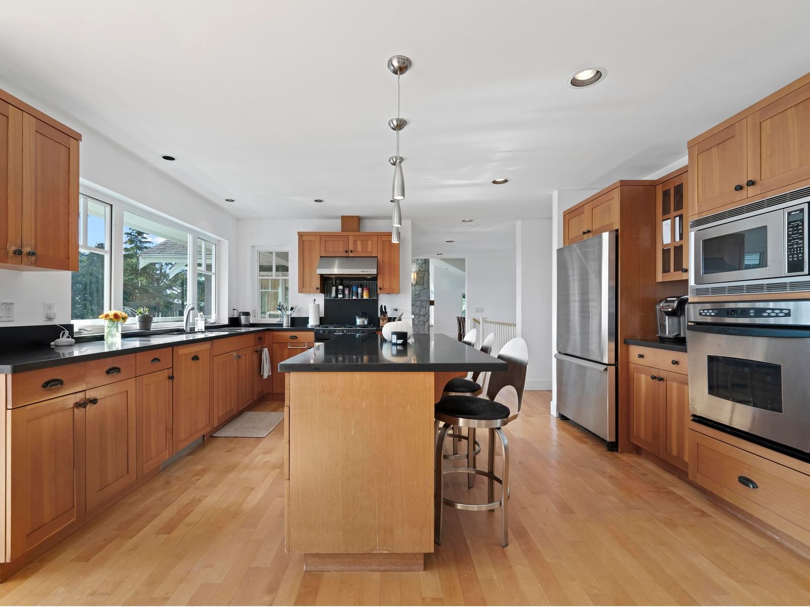 Listing Image 12