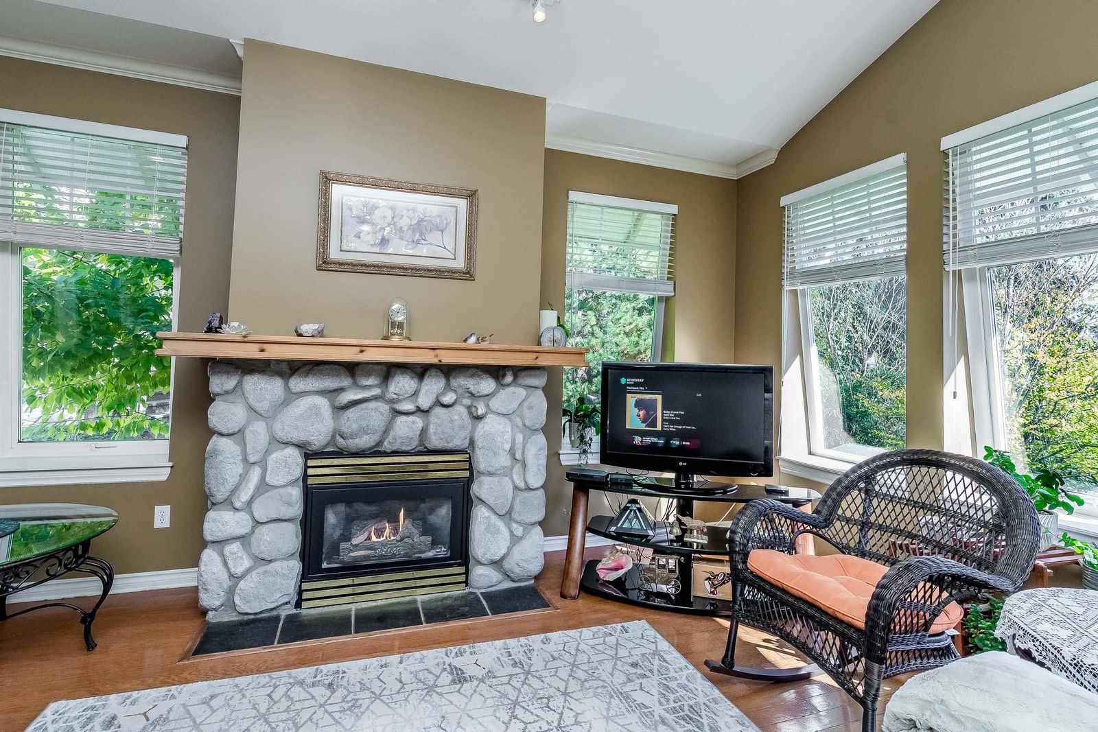 Listing Image 14
