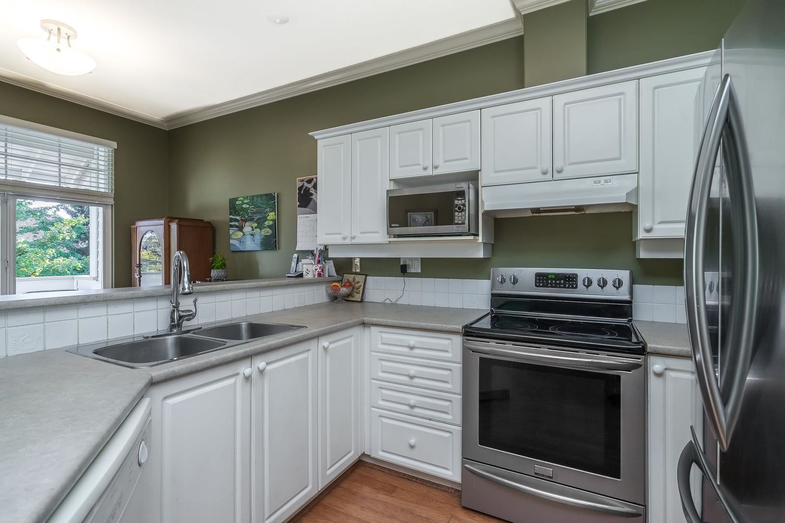 Listing Image 19