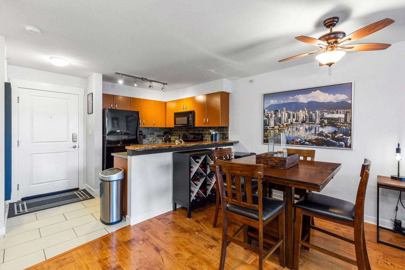 Listing Image 19