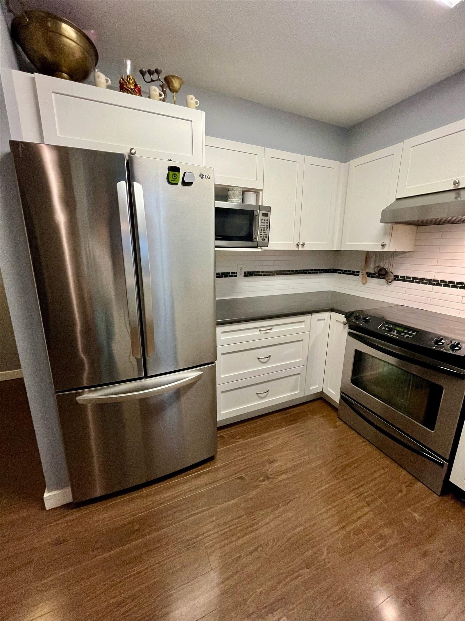 Listing Image 10