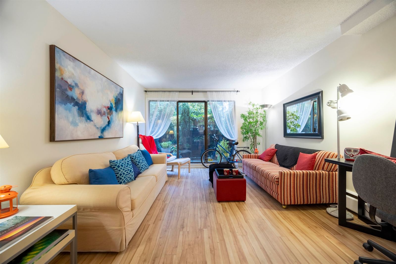 Listing Image 11