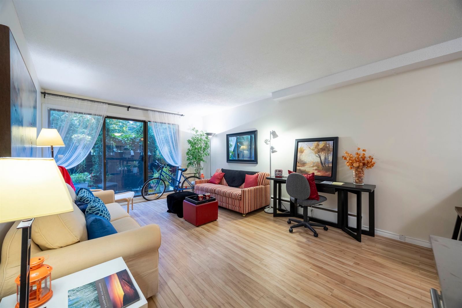 Listing Image 12