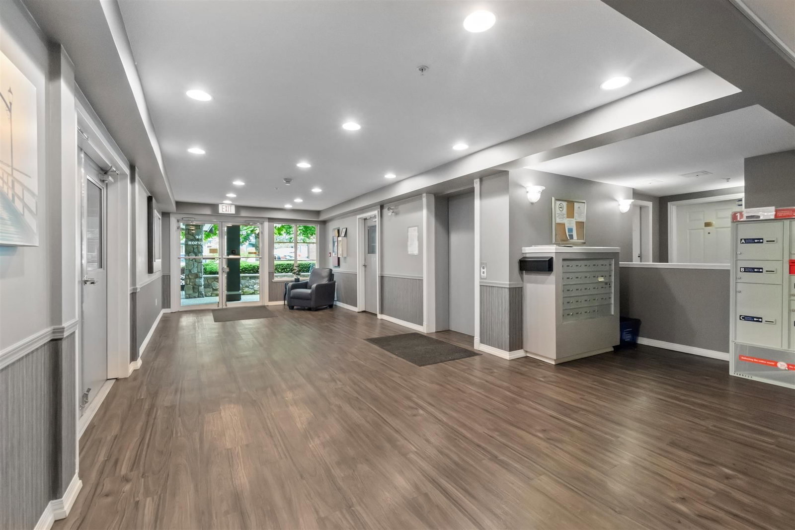 Listing Image 19