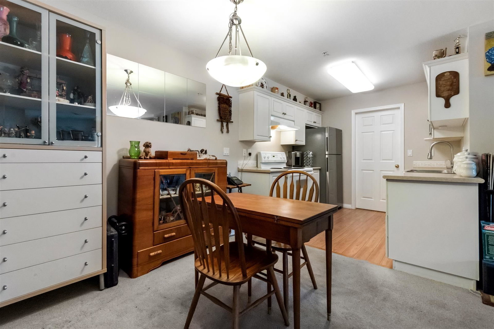 Listing Image 8