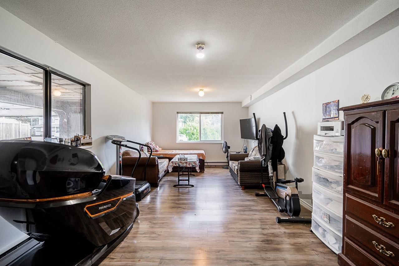 Listing Image 14