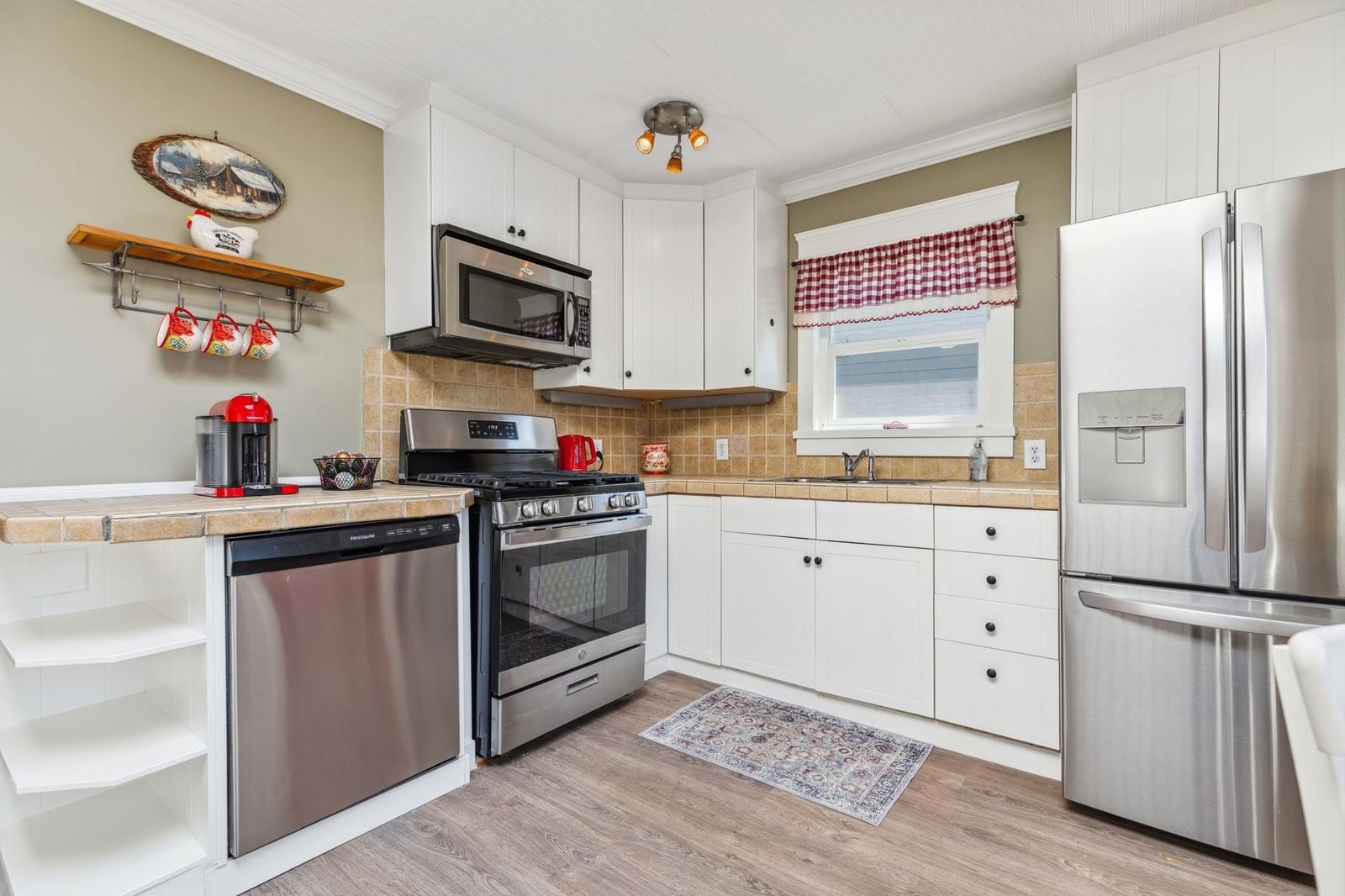 Listing Image 19