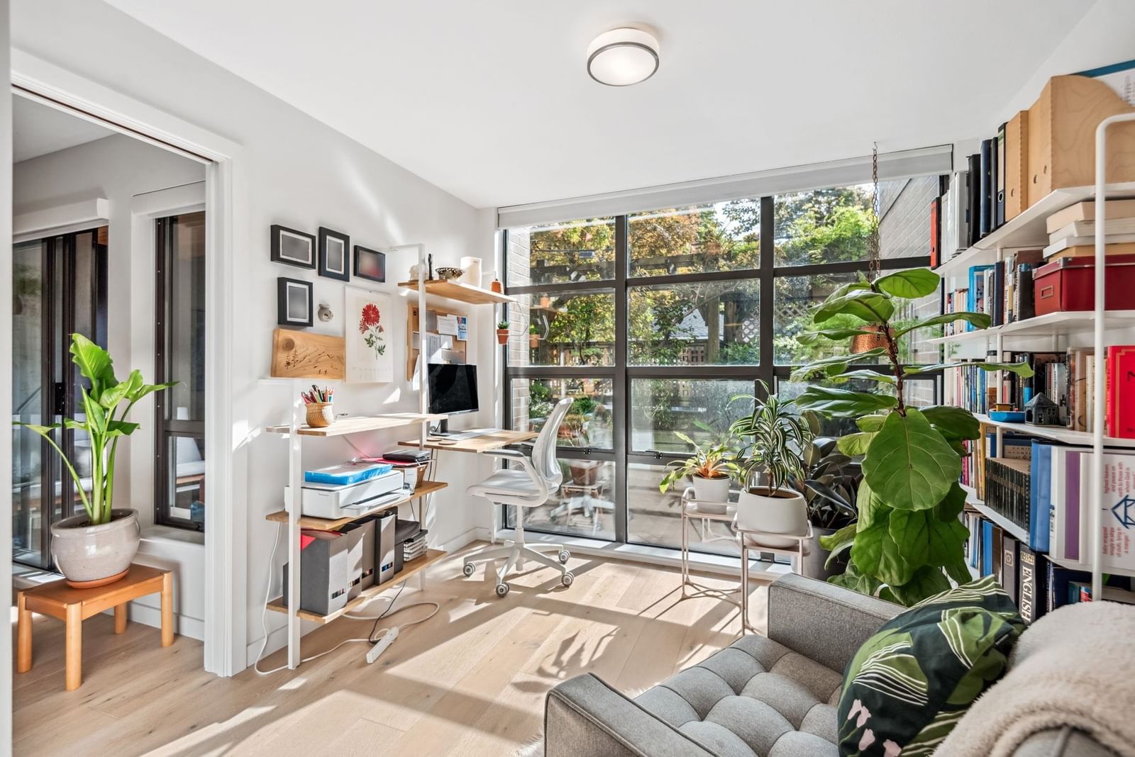 Listing Image 11