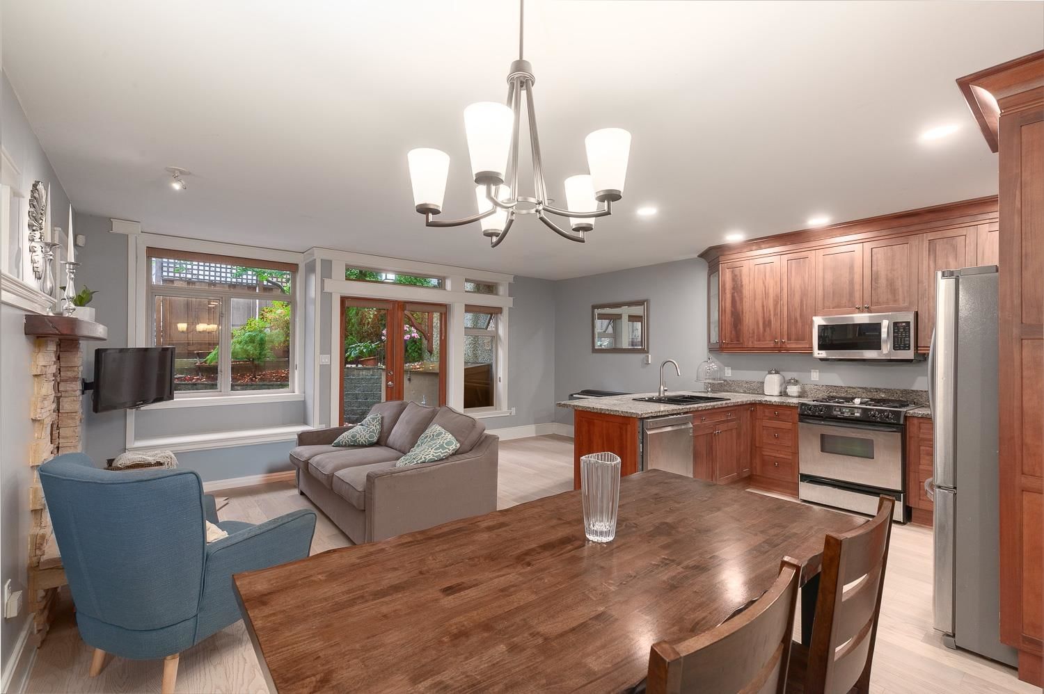 Listing Image 11
