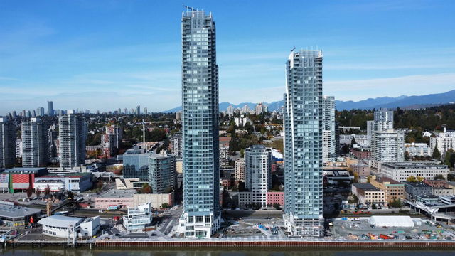 1806 - 680 Quayside Drive