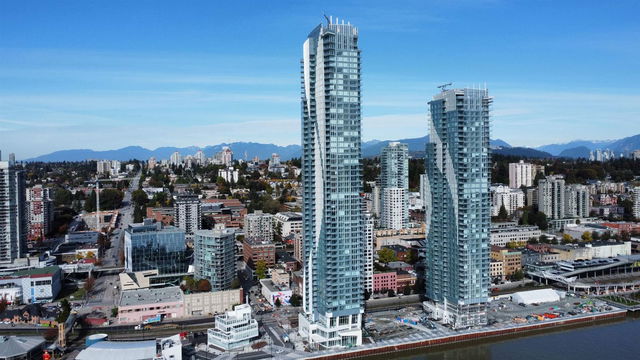 1806 - 680 Quayside Drive