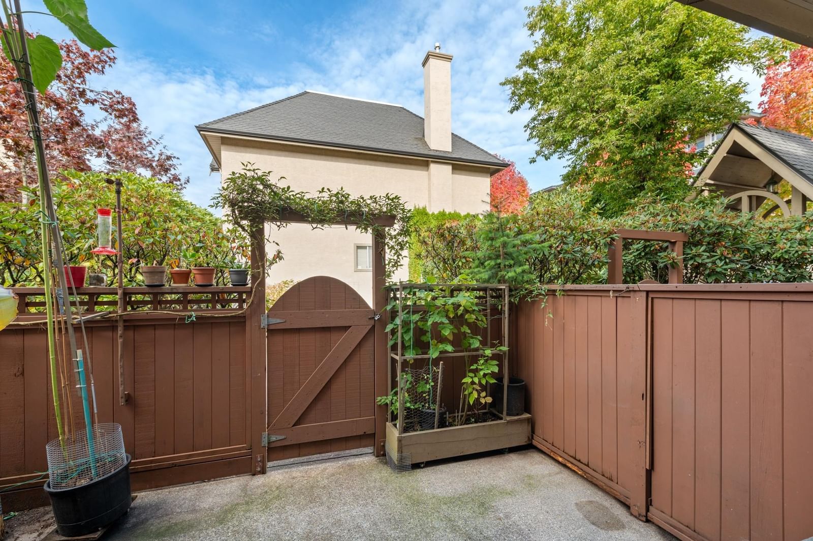 Listing Image 10