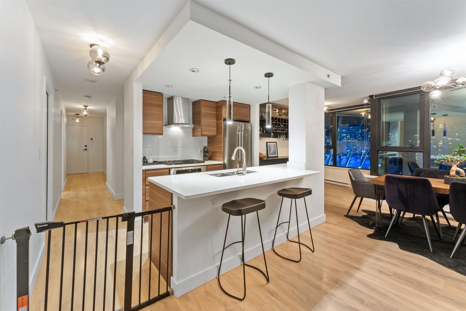 Listing Image 9
