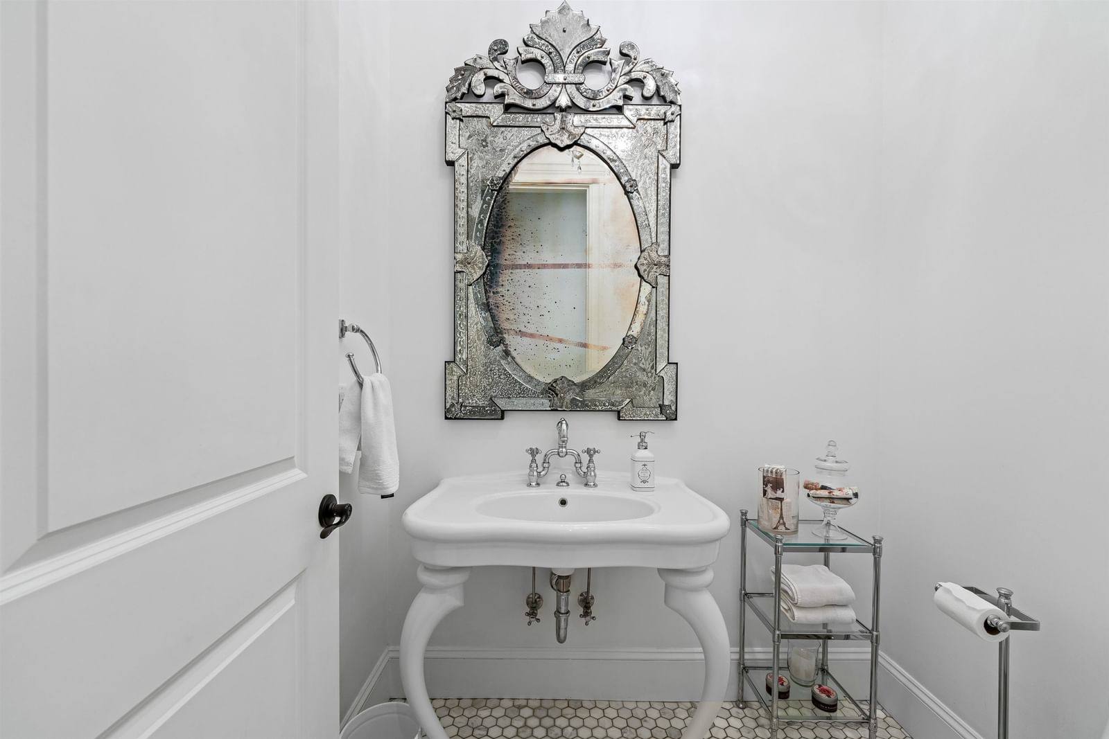 Listing Image 20