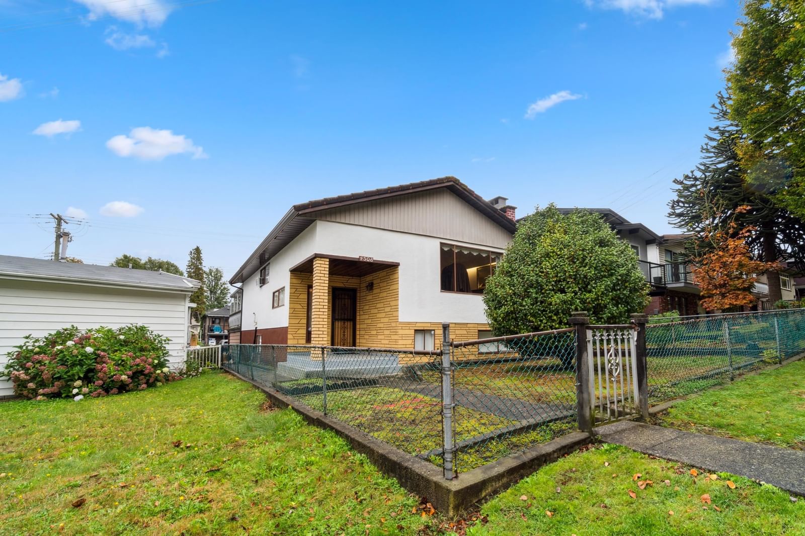 Listing Image 1