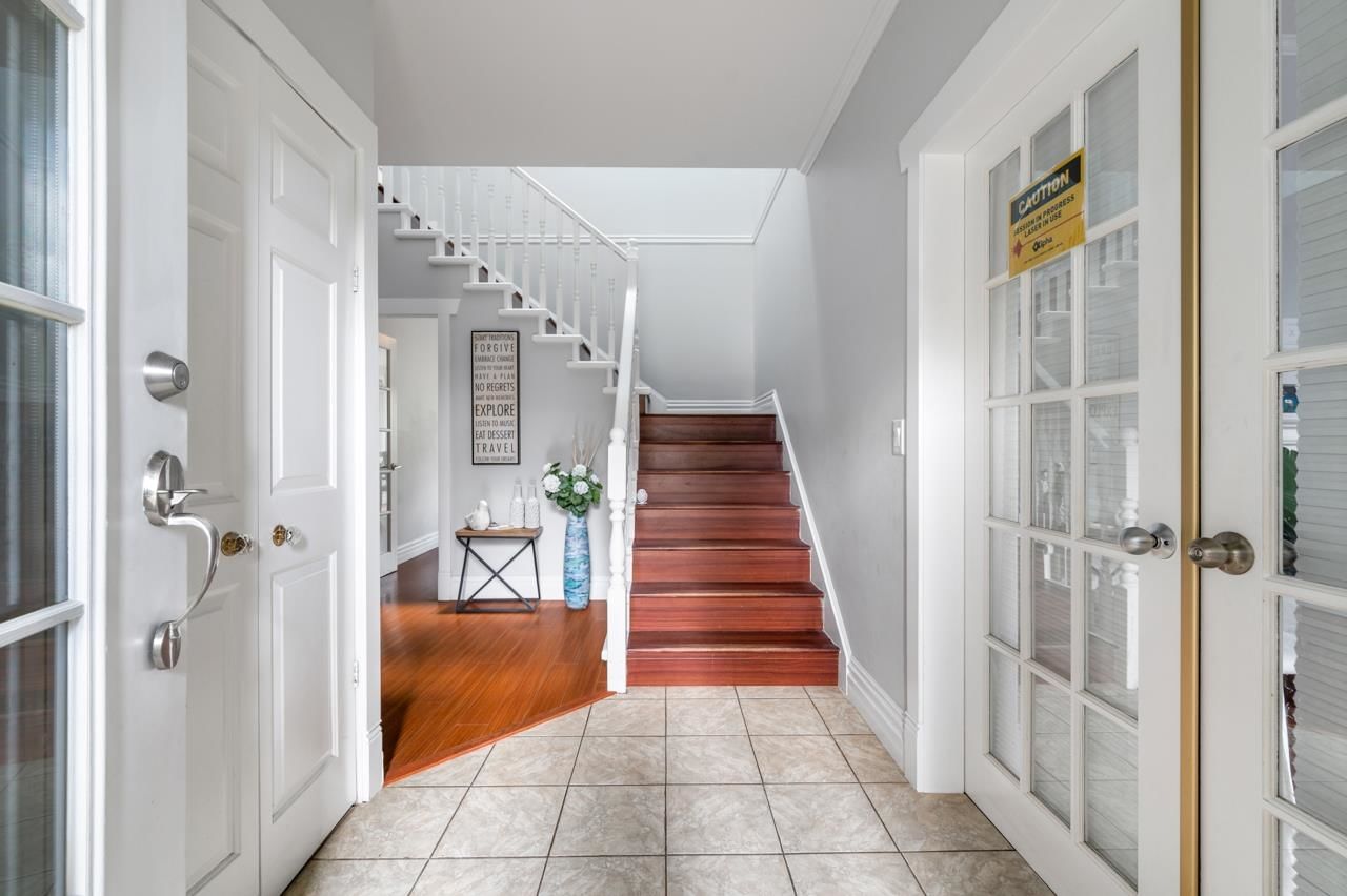 Listing Image 11