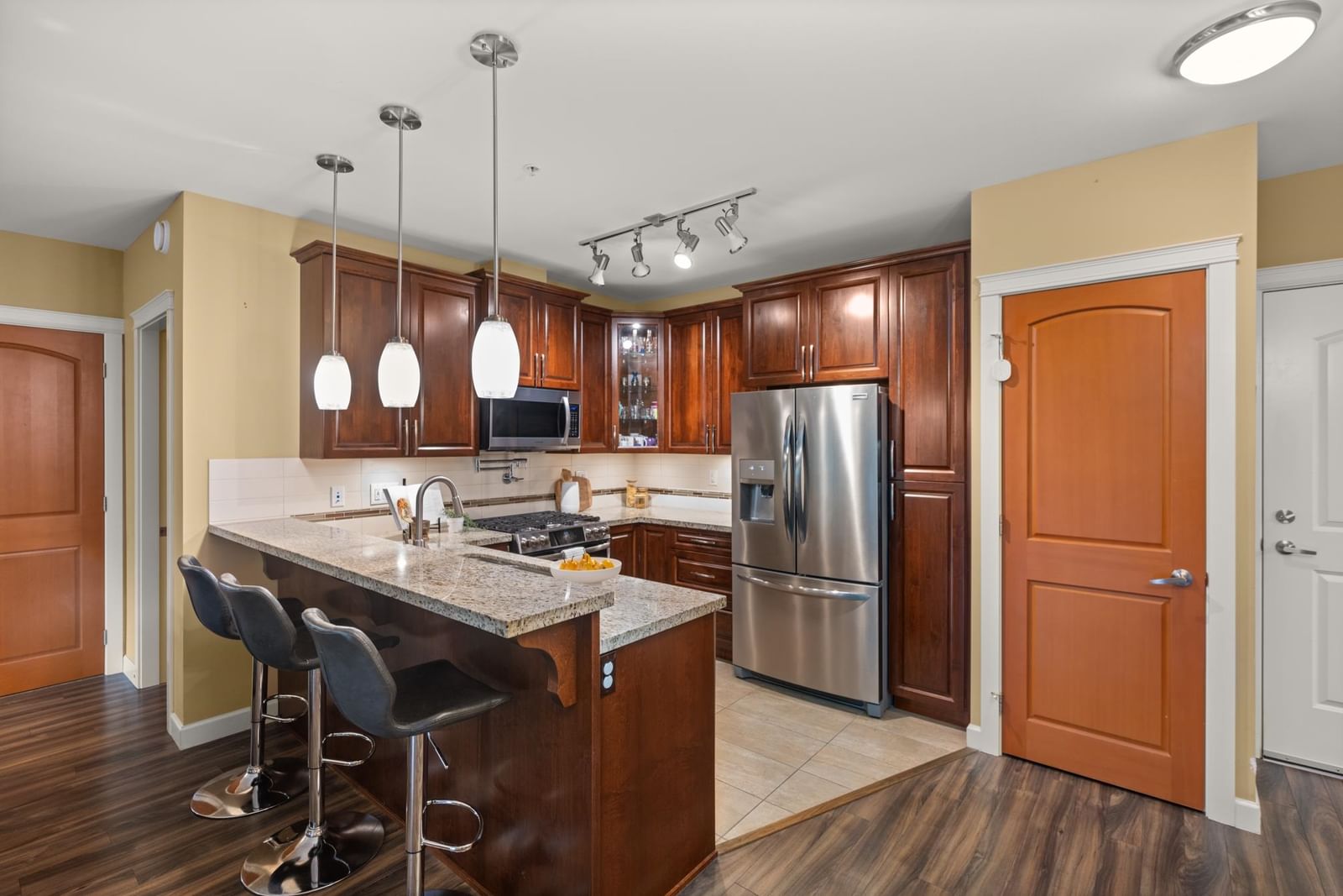 Listing Image 12