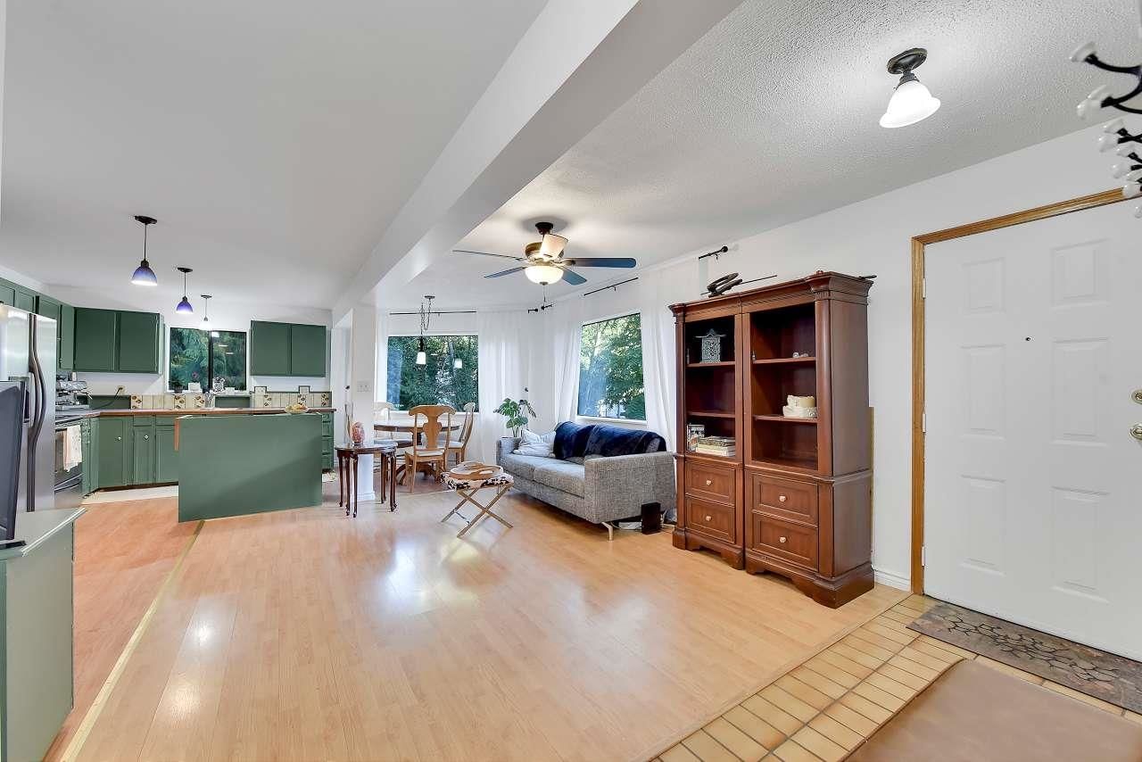 Listing photo 5