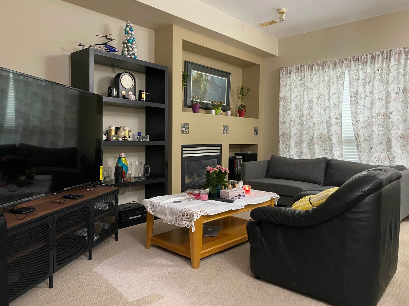 Listing Image 0
