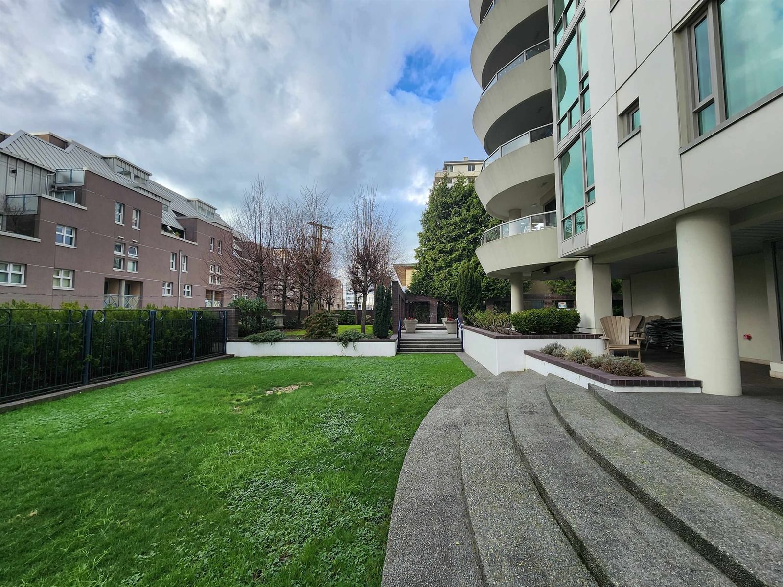 Listing Image 20