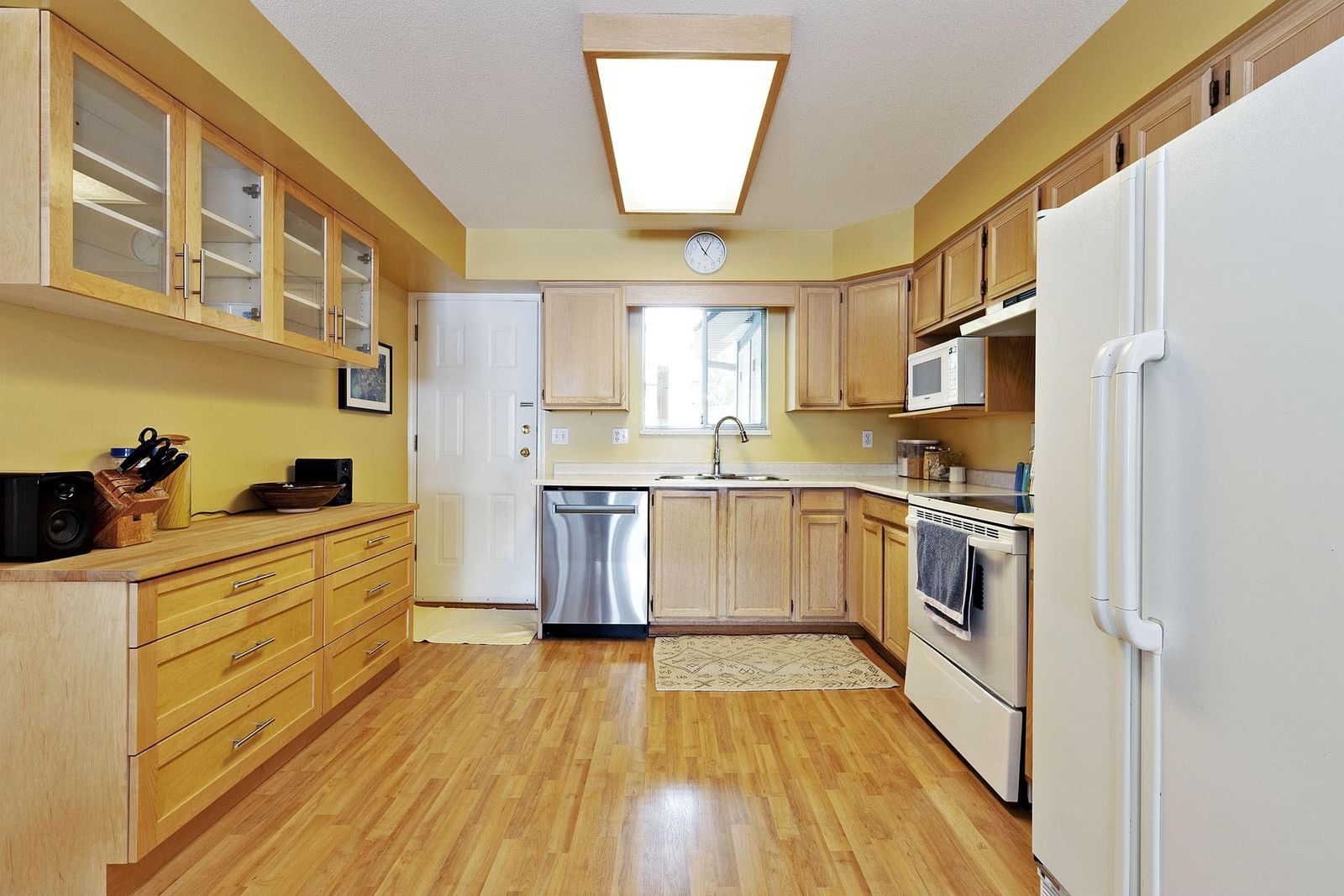 Listing Image 10