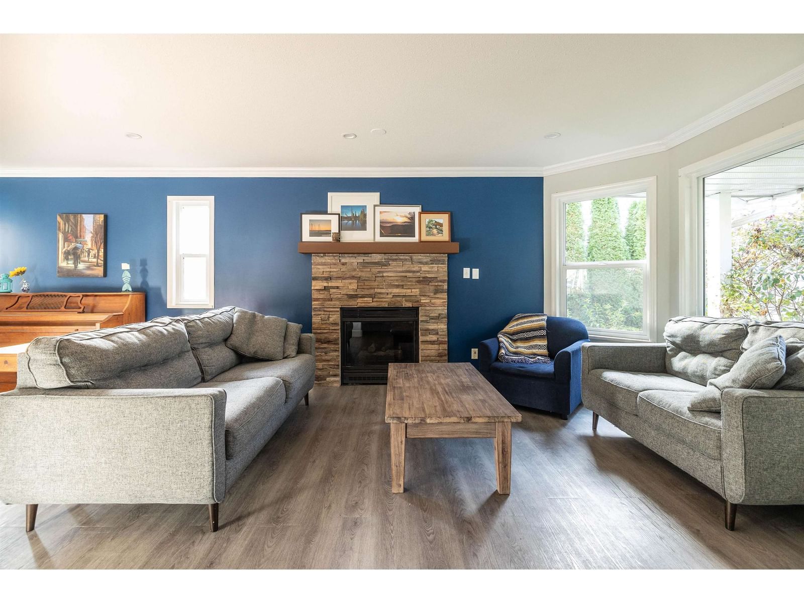 Listing Image 9