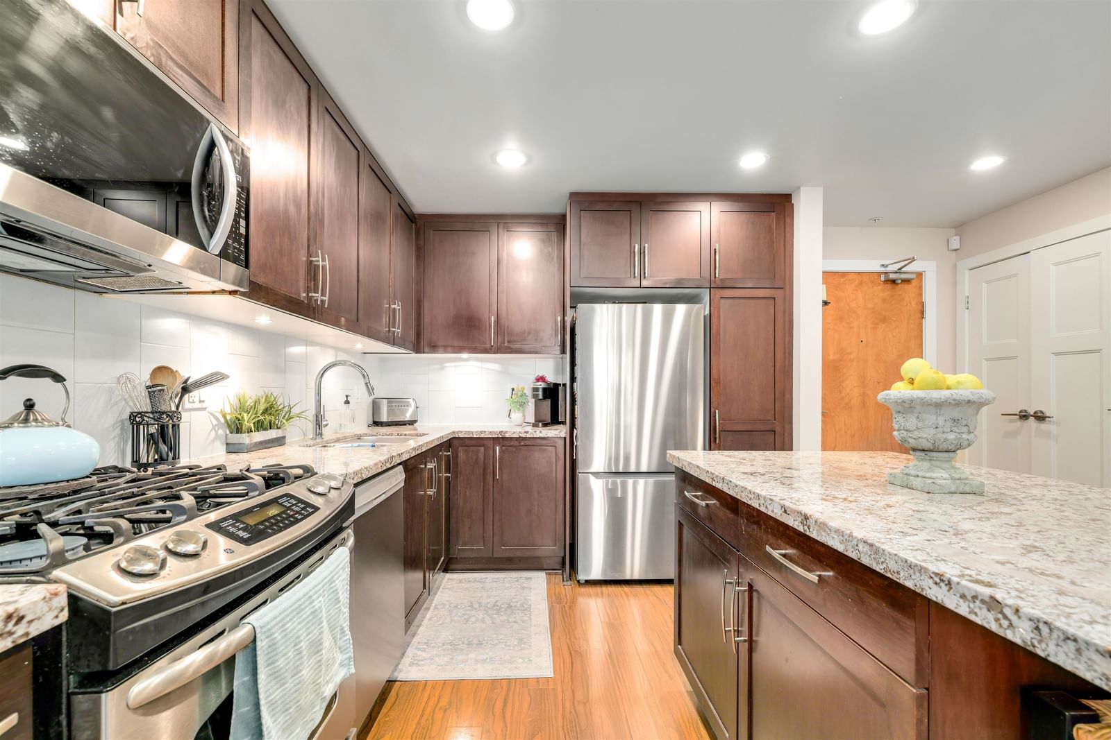 Listing Image 9
