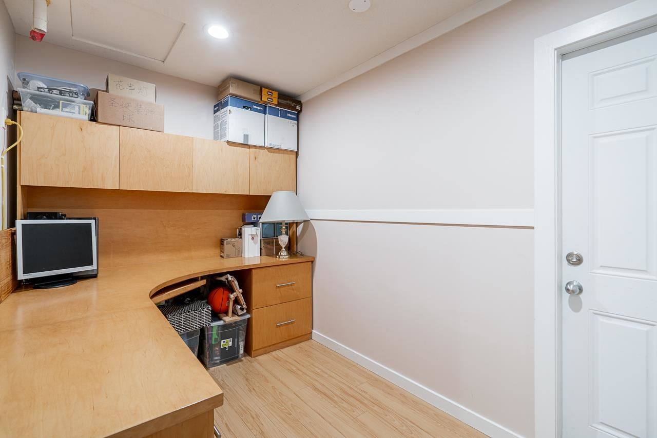 Listing Image 16