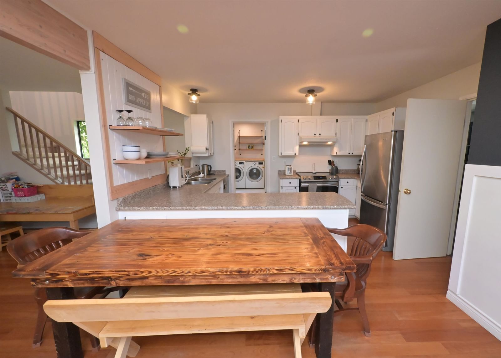Listing Image 12