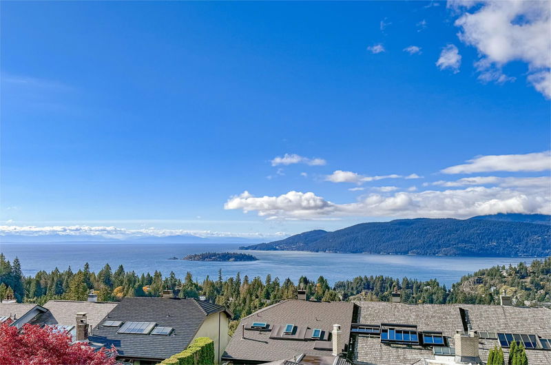 5446 Meadfeild Lane, West Vancouver, British Columbia (MLS R2936666)