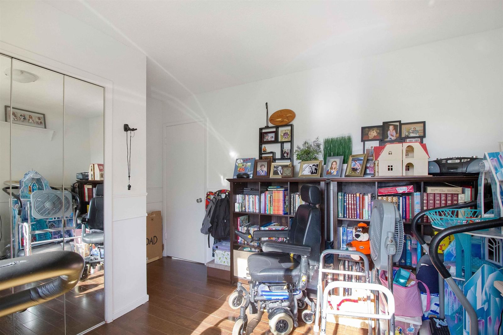 Listing Image 13