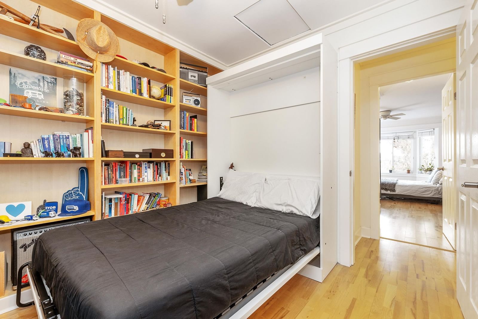 Listing Image 19