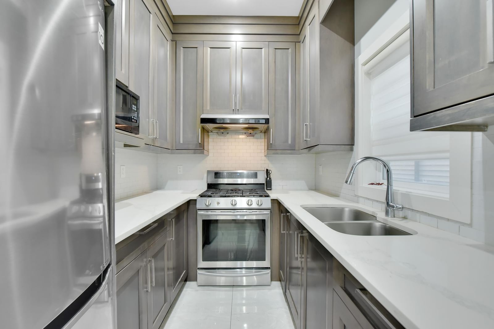 Listing Image 20