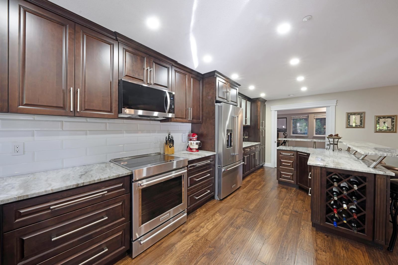Listing Image 10